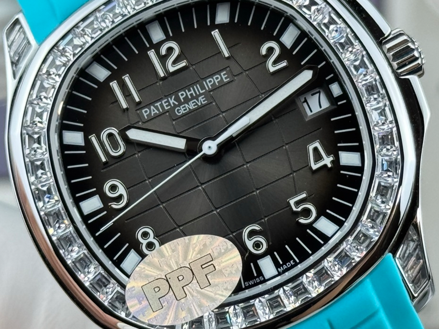 PPF Luxury Patek Philippe Aquanaut 5167 Replica Gradient Rock Grey Dial Diamond-Set Bezel Tiffany Blue Rubber Strap Watch Detail Close-up