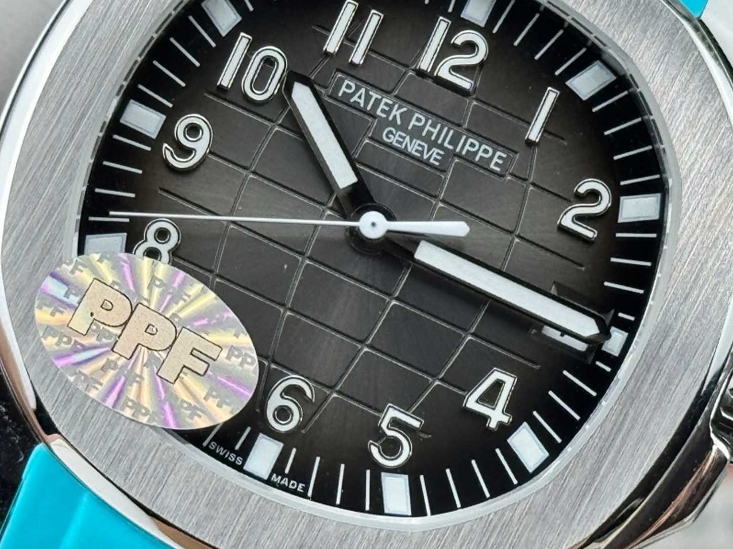 PPF Factory Patek Philippe Aquanaut 5167A Replica Sunburst Charcoal Gray Dial Tiffany Blue Rubber Strap Luxury Watch Dial Close-up