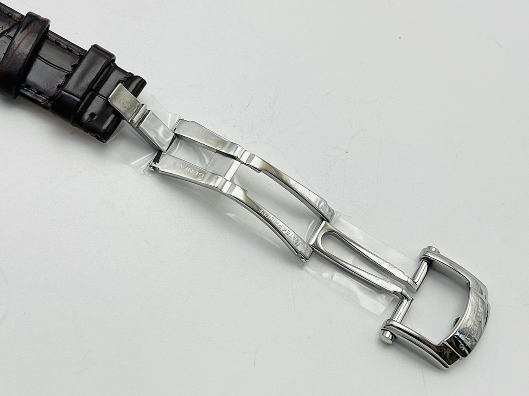 Patek Philippe Nautilus 7118/1A-011 Replica Steel Clasp Detail View