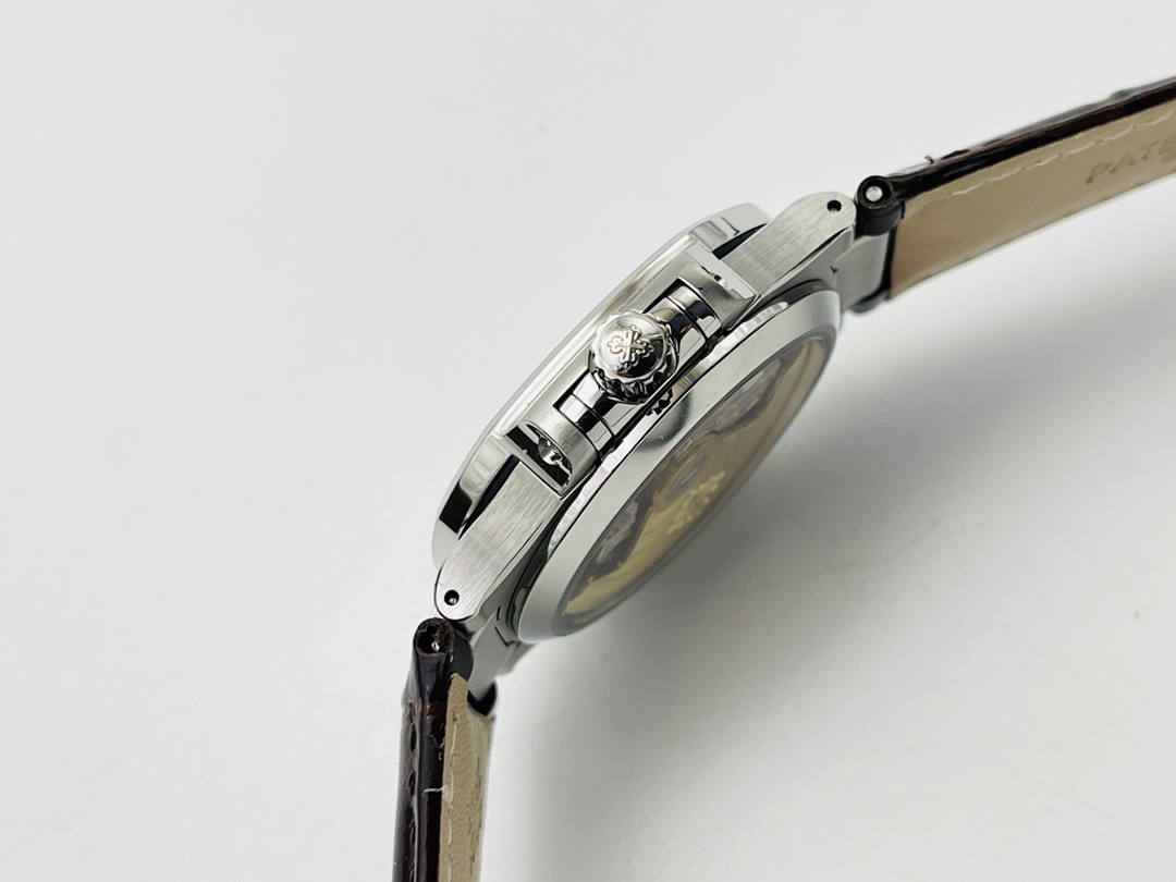 Patek Philippe Nautilus 7118/1A-011 Replica Case Side Profile