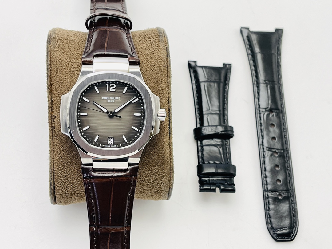 Patek Philippe Nautilus 7118/1A-011 Replica Extra Strap Detail View