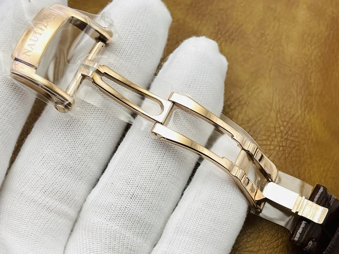 Patek Philippe Nautilus 5724R-001 Replica Luxury Diamond Bezel Watch With Black Dial Buckle 2