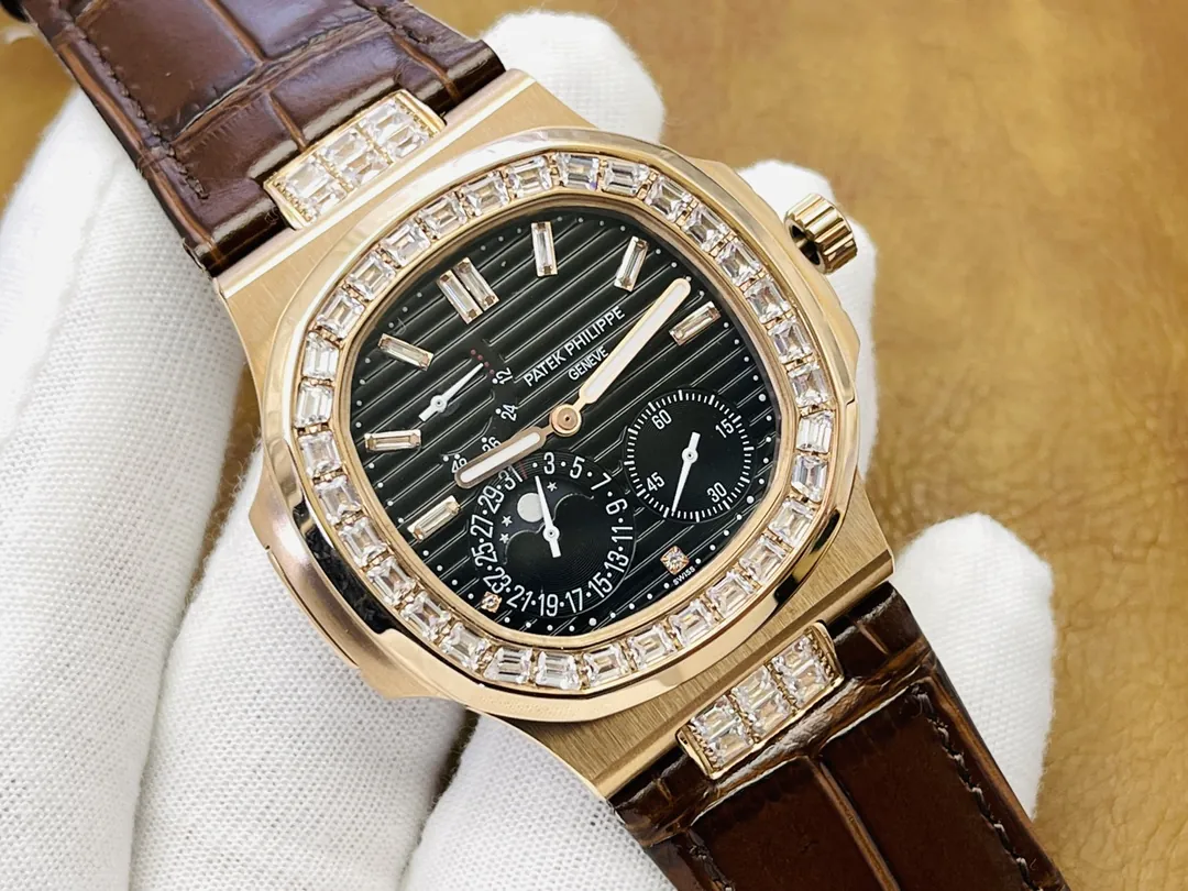 Patek Philippe Nautilus 5724R-001 Replica Luxury Diamond Bezel Watch With Black Dial Detail 2