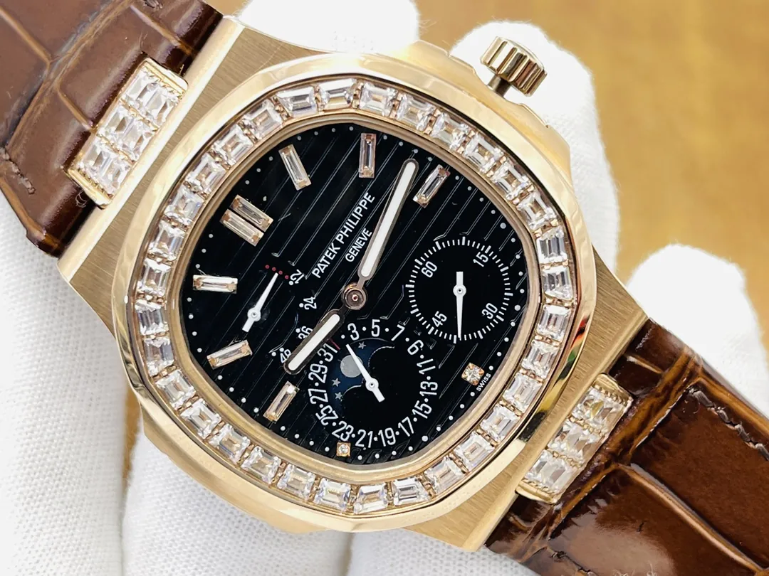 Patek Philippe Nautilus 5724R-001 Replica Luxury Diamond Bezel Watch With Black Dial Detail 3