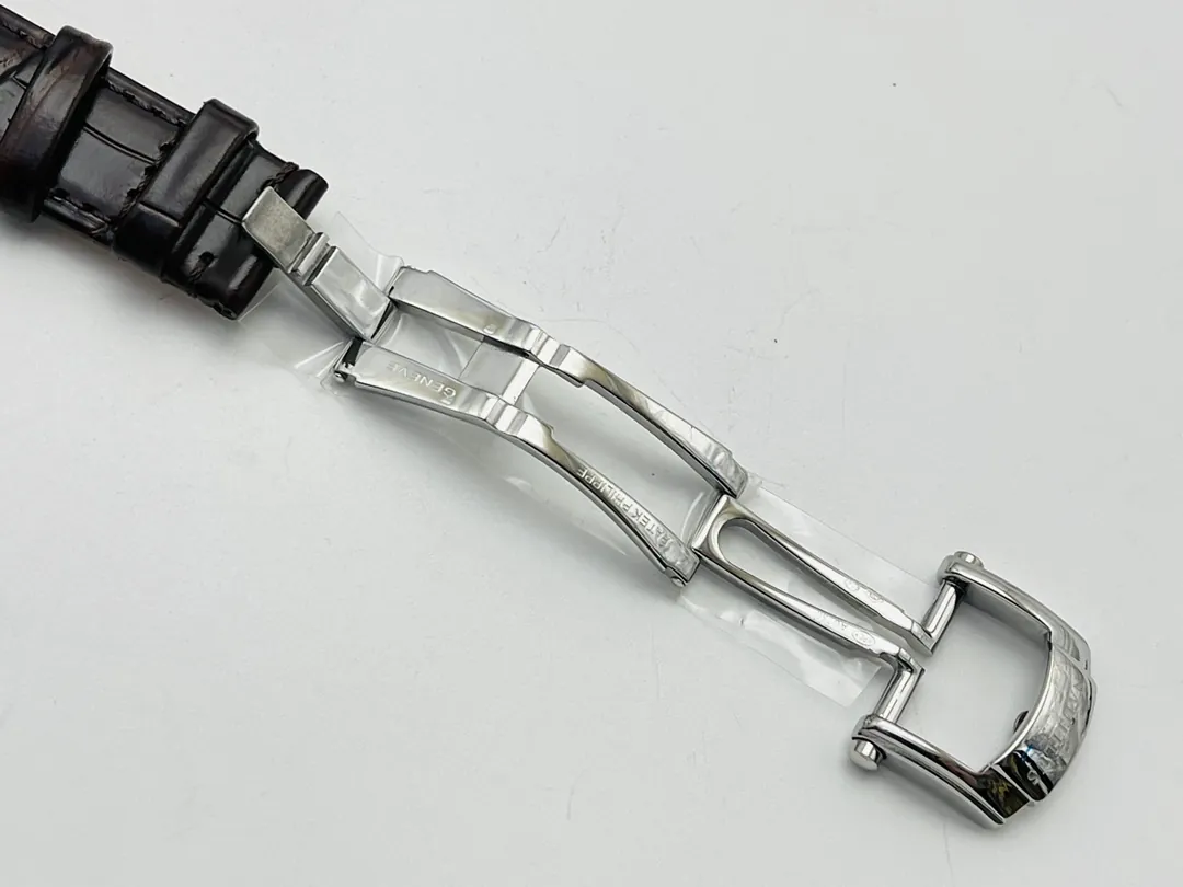 Patek Philippe Nautilus 7018 Replica Watch 35.2mm Silver White Dial Diamond Bezel Luxury Super Clone Watch Buckle