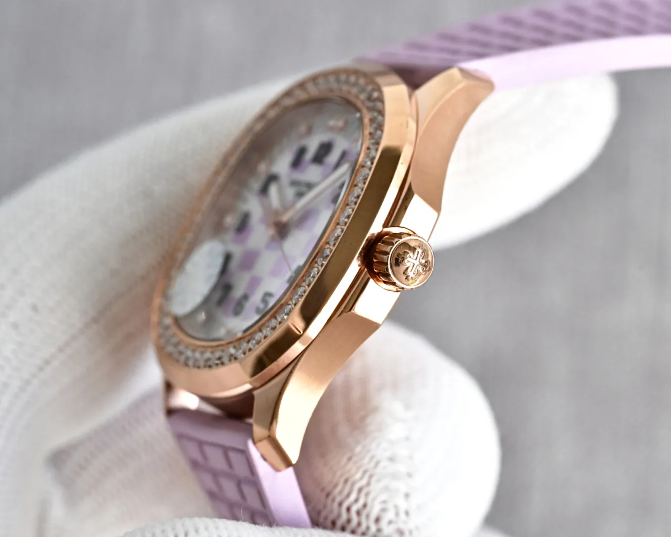 Luxury Patek Philippe Aquanaut Luce 5072R-001 Replica – Purple Mother-of-pearl Dial Ladies Watch, crown detail