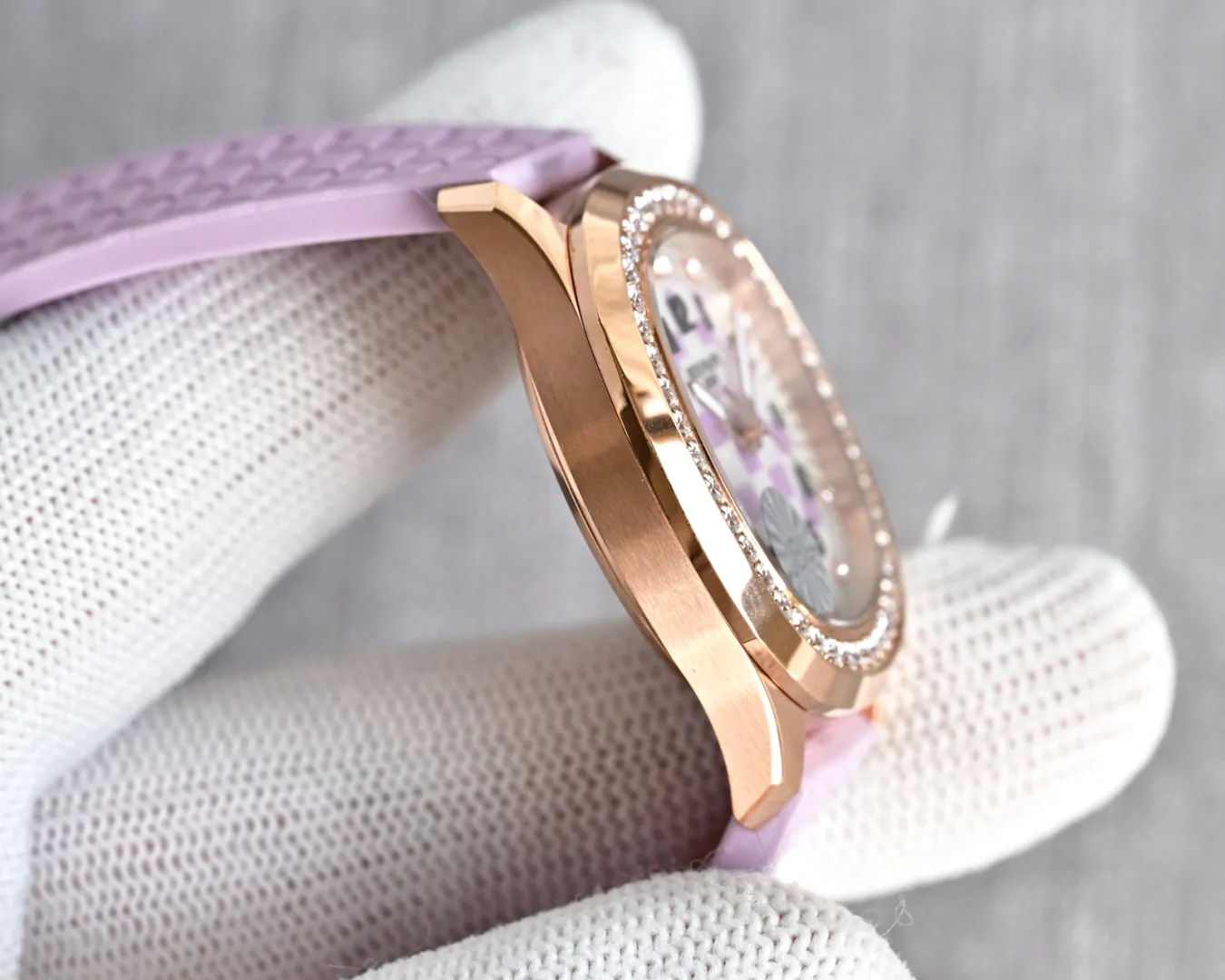 Luxury Patek Philippe Aquanaut Luce 5072R-001 Replica – Purple Mother-of-pearl Dial Ladies Watch, side profile