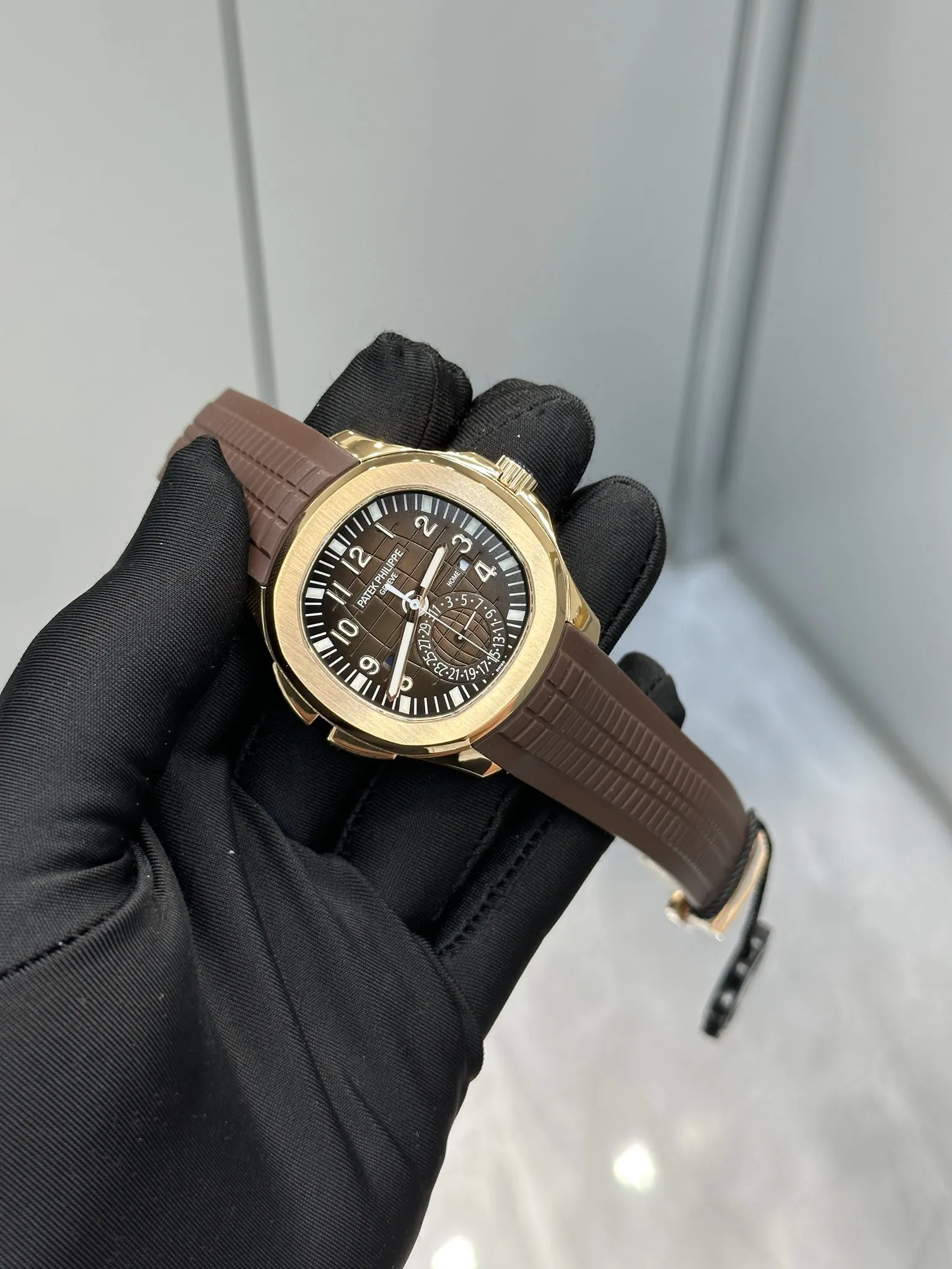 Luxury Super Clone Patek Philippe Aquanaut 5164R-001 Replica Brown Gradient Dial Travel Time 40.8mm Watch Front View