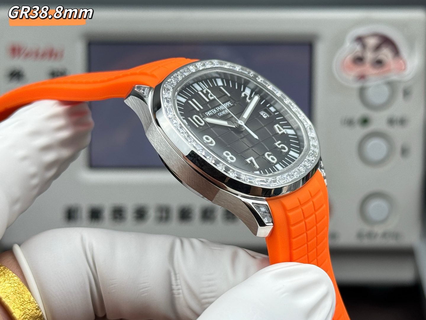 GR Factory Luxury Patek Philippe Aquanaut 5167/300G Replica Black Dial Baguette Diamond Bezel Orange Rubber Strap Watch Side View 1