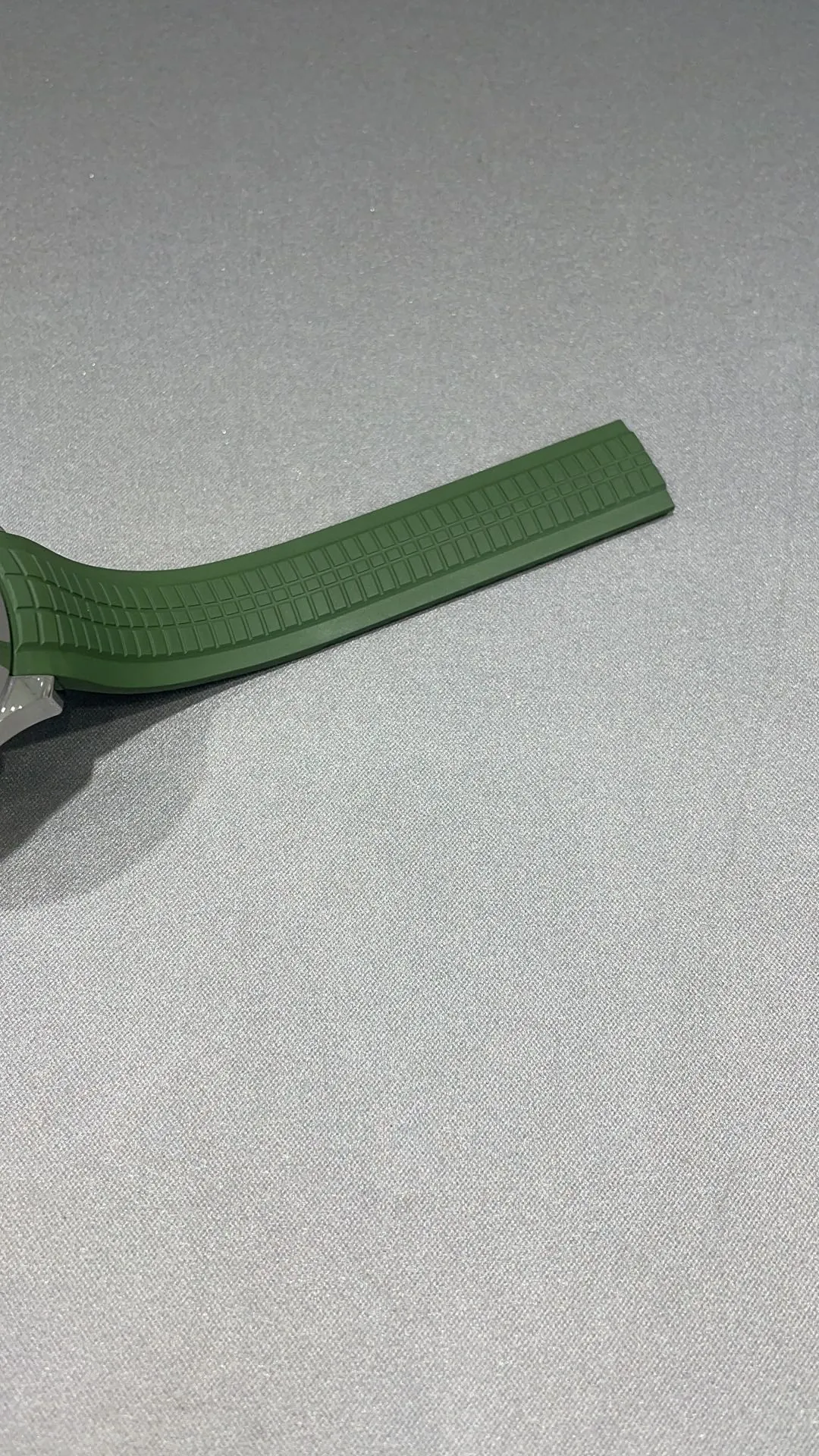 Super Clone Patek Philippe Aquanaut 5968G-010 Replica Khaki Green Dial 42.2mm Watch with Green Rubber Strap Strap 1