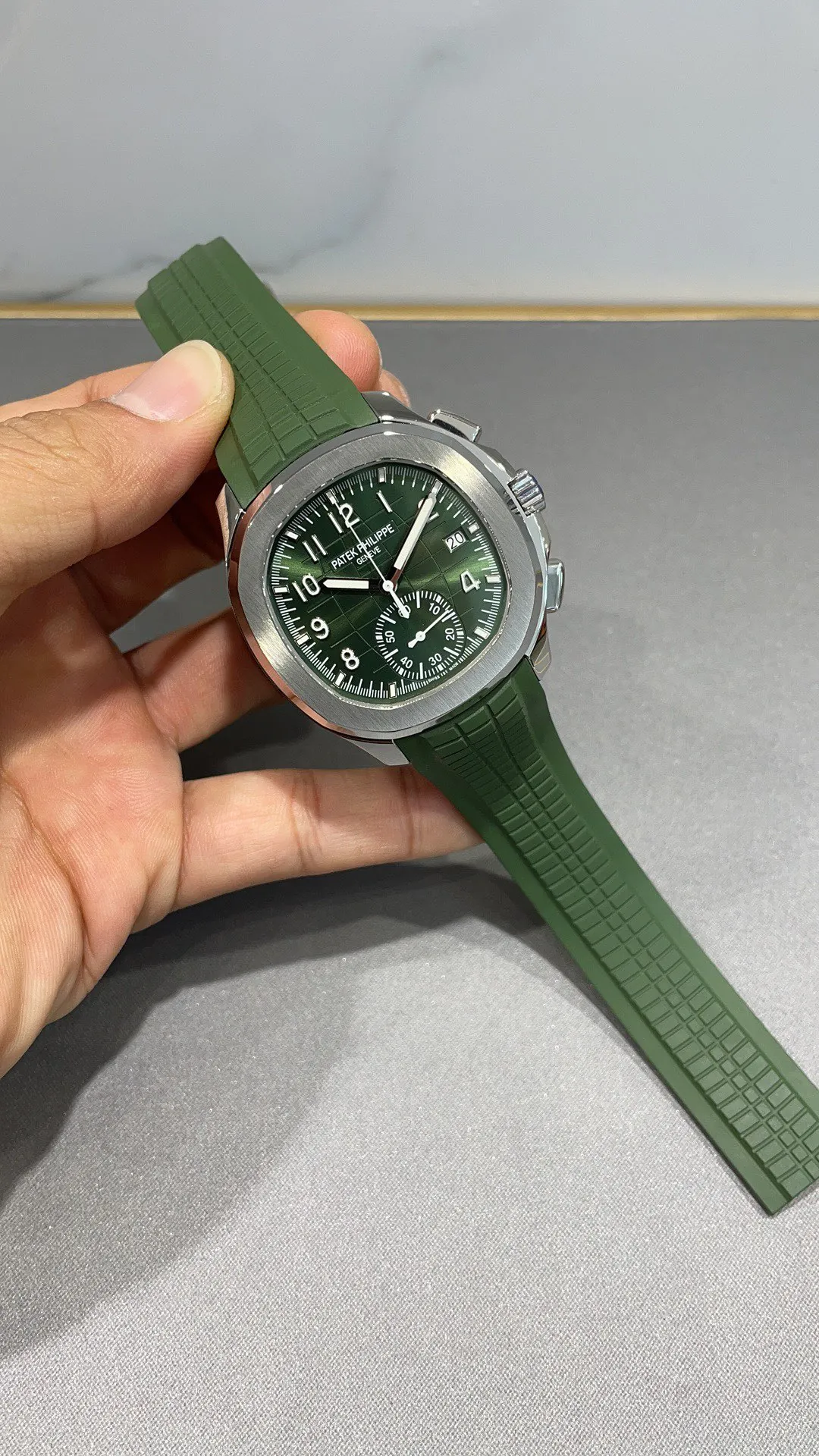 Super Clone Patek Philippe Aquanaut 5968G-010 Replica Khaki Green Dial 42.2mm Watch with Green Rubber Strap Dial Side View