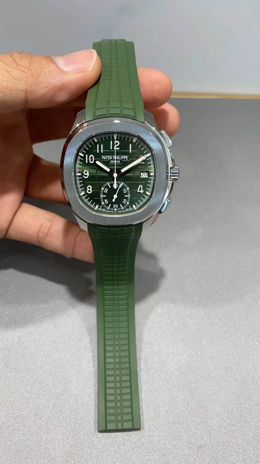 Super Clone Patek Philippe Aquanaut 5968G-010 Replica Khaki Green Dial 42.2mm Watch with Green Rubber Strap Front View