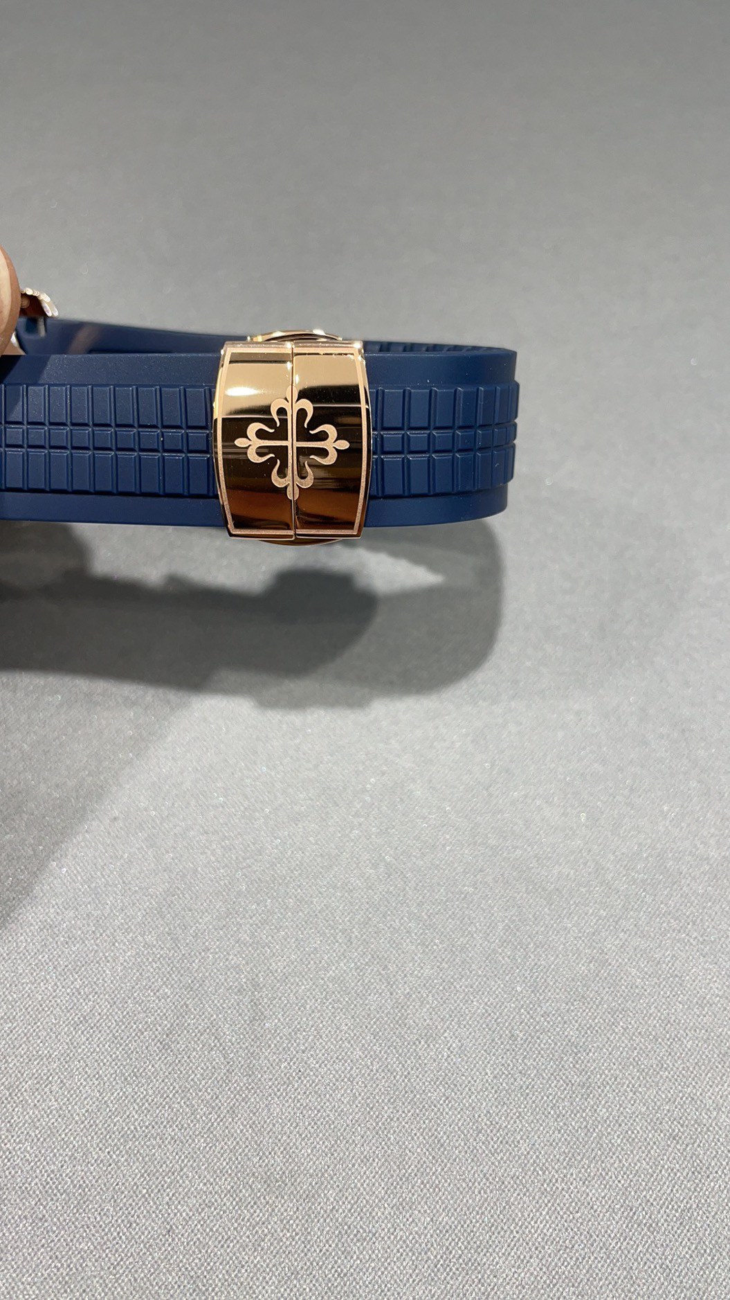 Swiss Patek Philippe Aquanaut 5168G Replica Blue Embossed Grid Dial Blue Rubber Strap 42.2mm Men’s Watch Buckle 1