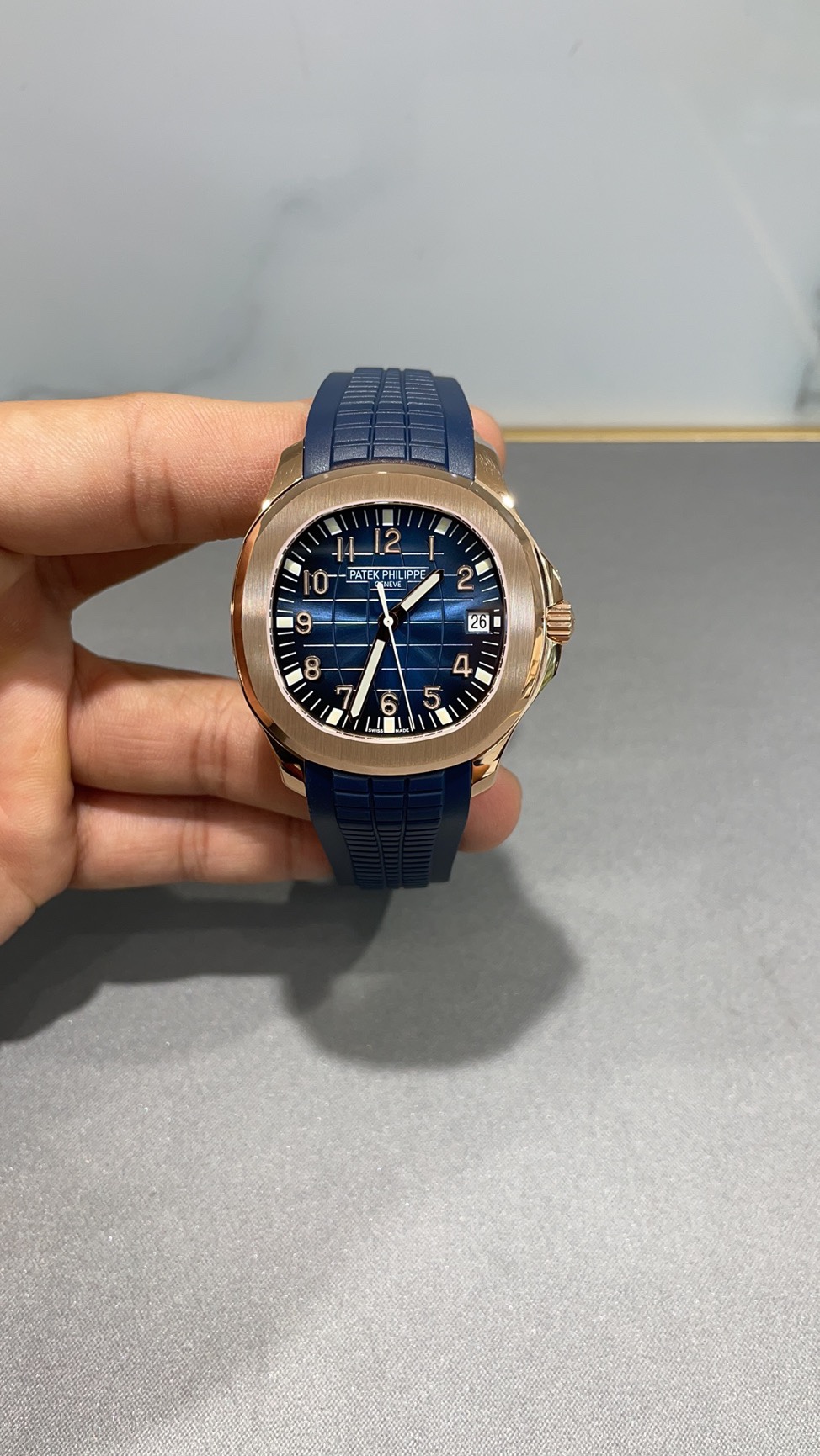 Swiss Patek Philippe Aquanaut 5168G Replica Blue Embossed Grid Dial Blue Rubber Strap 42.2mm Men’s Watch Front View