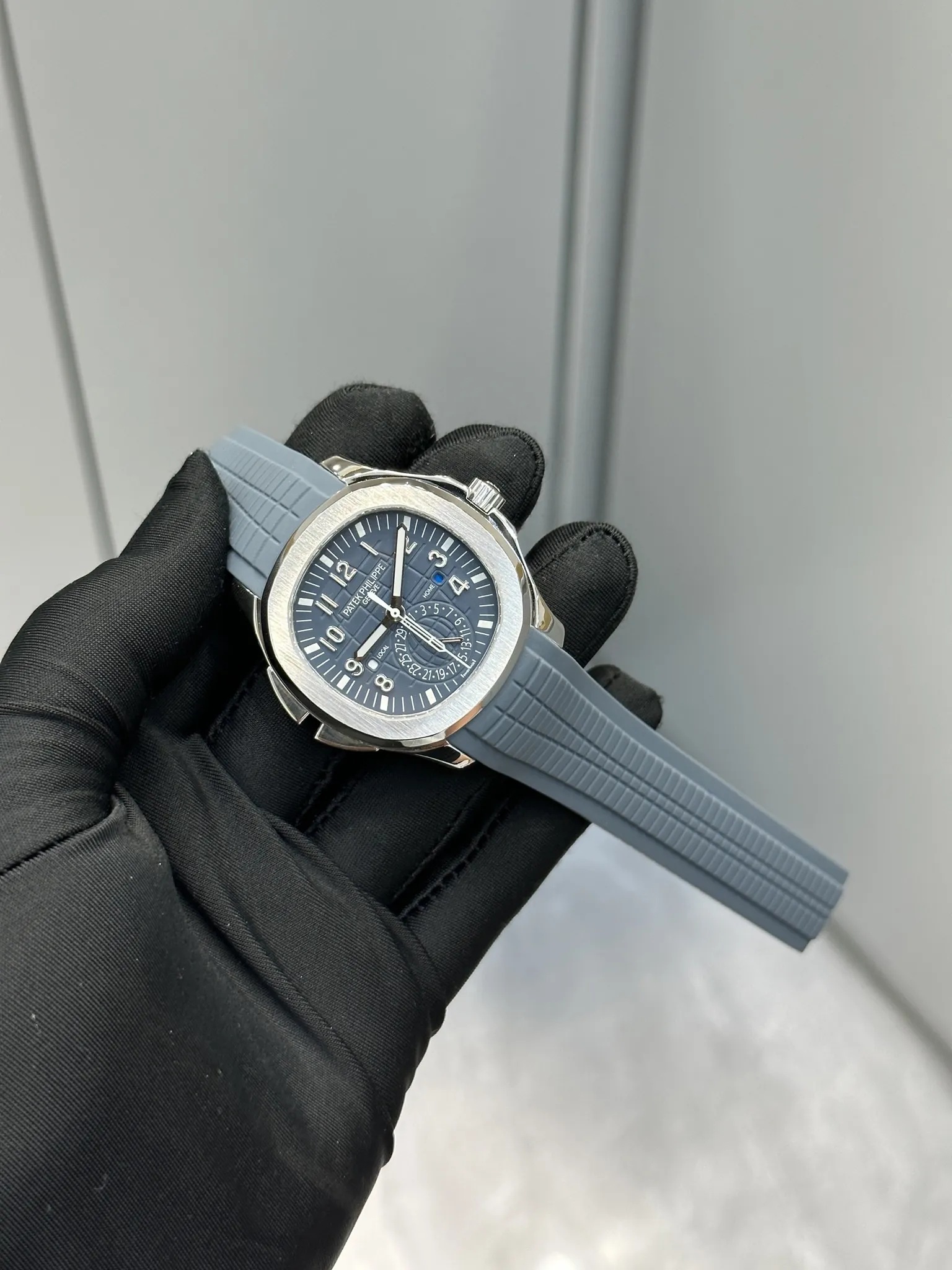 Luxury Super Clone Patek Philippe Aquanaut 5164G-001 Replica Blue-Gray Dial 40.8mm Watch Dial Side View