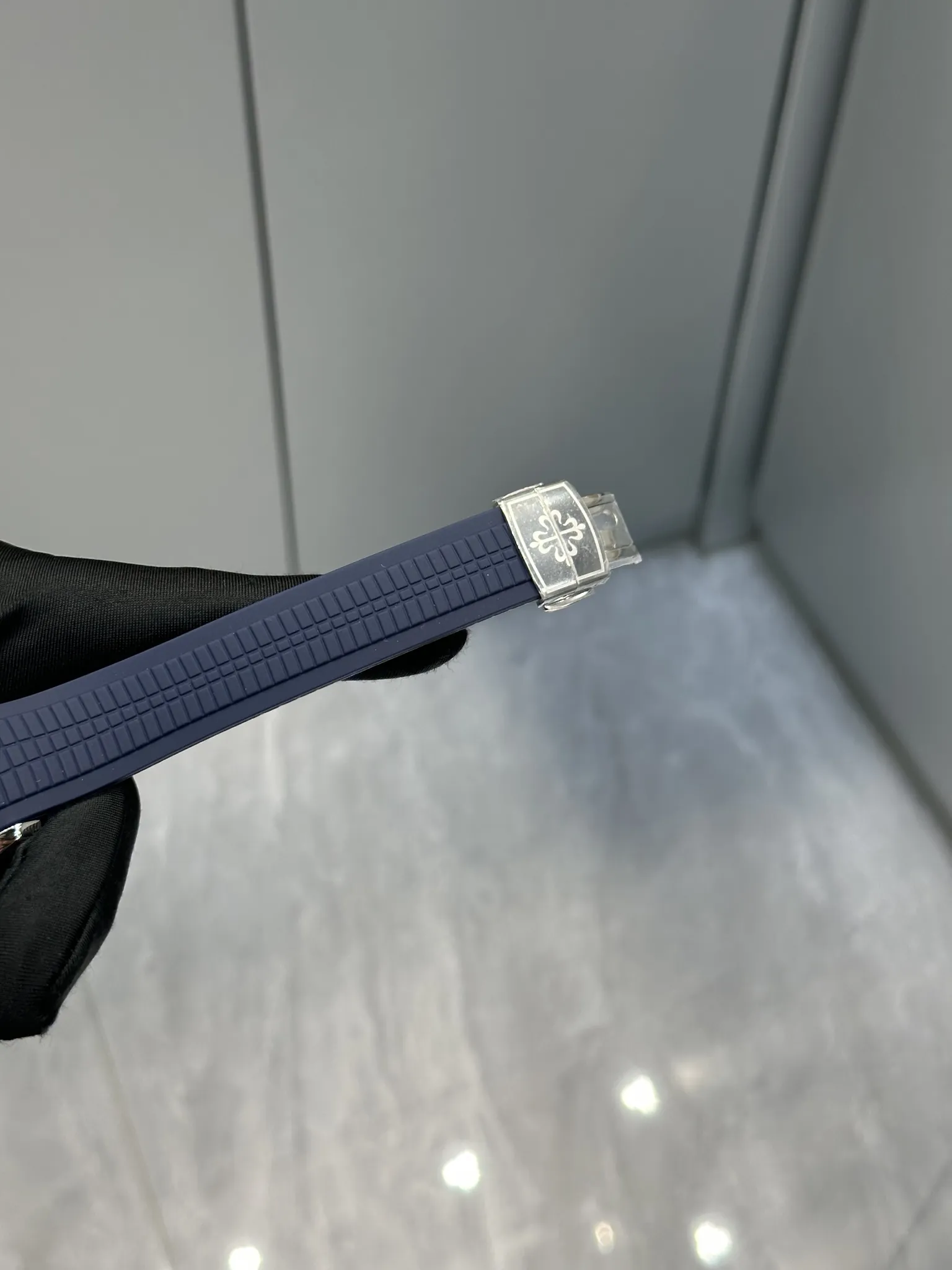 1:1 Super Clone Patek Philippe Aquanaut 5650G-001 Replica Advanced Research Blue Dial Blue Rubber Strap Men’s Watch Strap 1