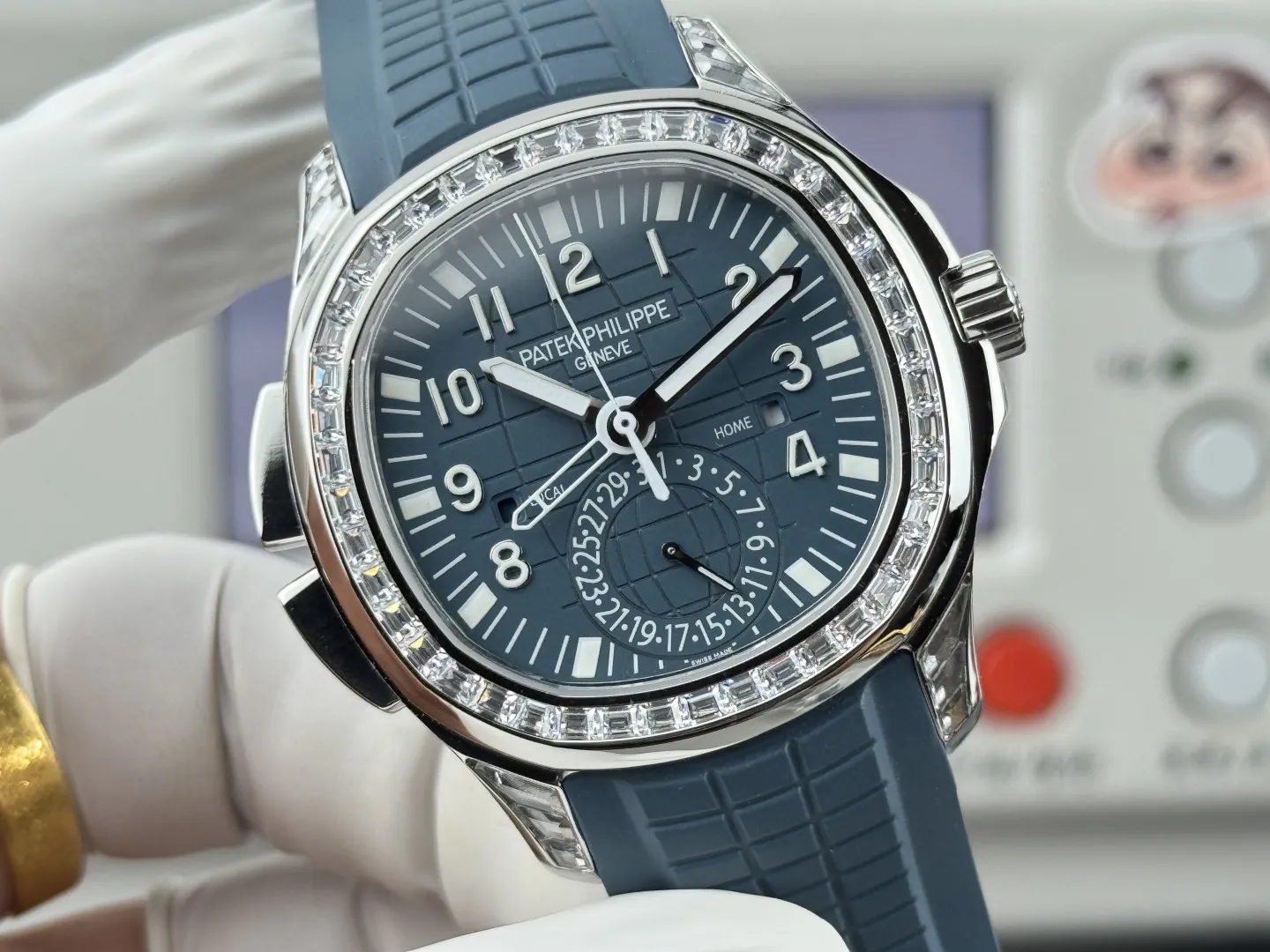 Luxury Patek Philippe Aquanaut 5164G Replica Blue-Gray Dial Diamond Bezel Blue Rubber Strap Travel Time Watch Dial Detail 1