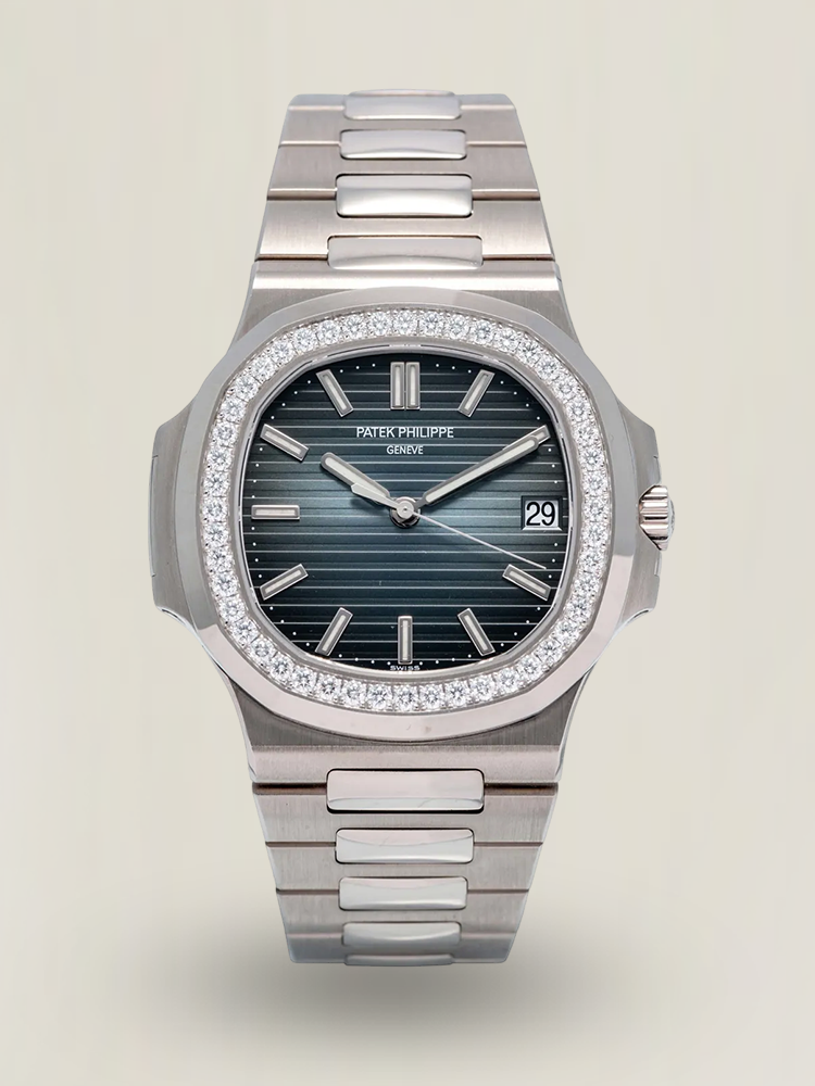 Swiss Patek Philippe Nautilus 5713/1G-010 Replica Gradient Navy Blue Dial Diamond-Set Bezel 40mm Luxury Watch First Look