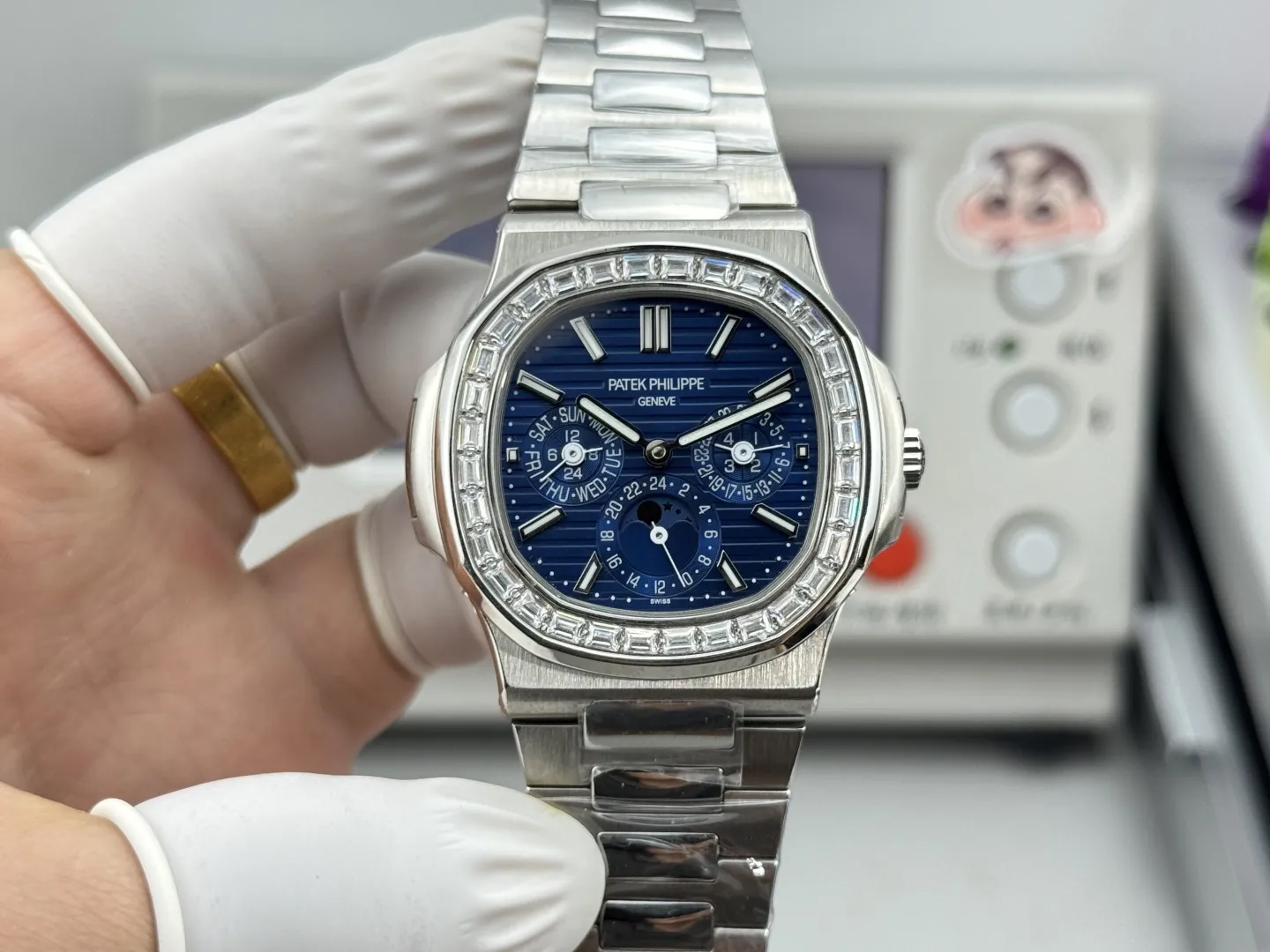 Luxury Patek Philippe Nautilus 5740/1G-001 Replica Blue Dial Baguette Diamond-set Bezel 40mm Super Clone Watch Front View