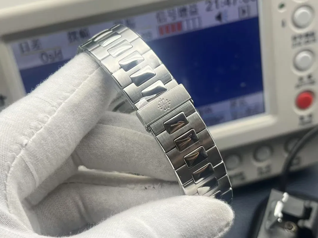 Super Clone Luxury Patek Philippe Nautilus 5711/1A-010 Replica Blue-Black Dial Watch Bracelet