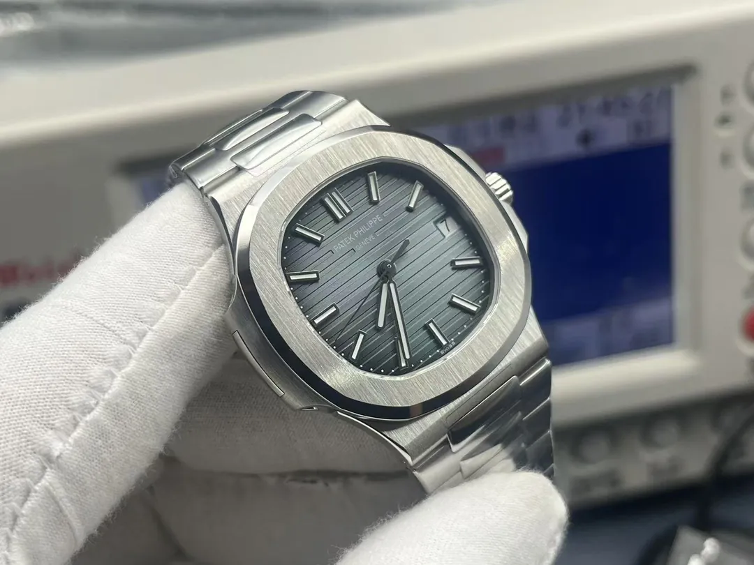 Super Clone Luxury Patek Philippe Nautilus 5711/1A-010 Replica Blue-Black Dial Watch Dial Side View 2