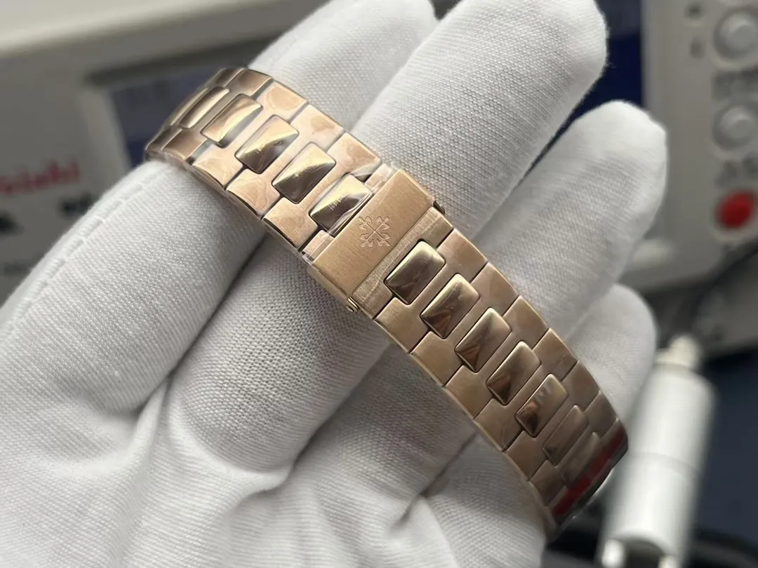 Super Clone Luxury Patek Philippe Nautilus 5712/1R-001 Replica  Chocolate Brown Gradient Dial 40mm Watch Bracelet