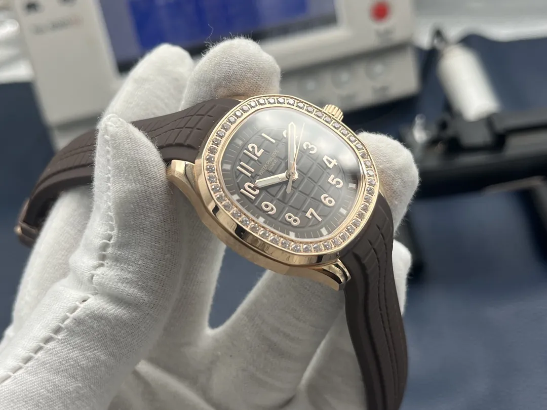 Super Clone Patek Philippe Aquanaut Luce 5268/200R-010 Replica Brown Dial Diamond-Set Bezel Luxury Watch Side view of dial