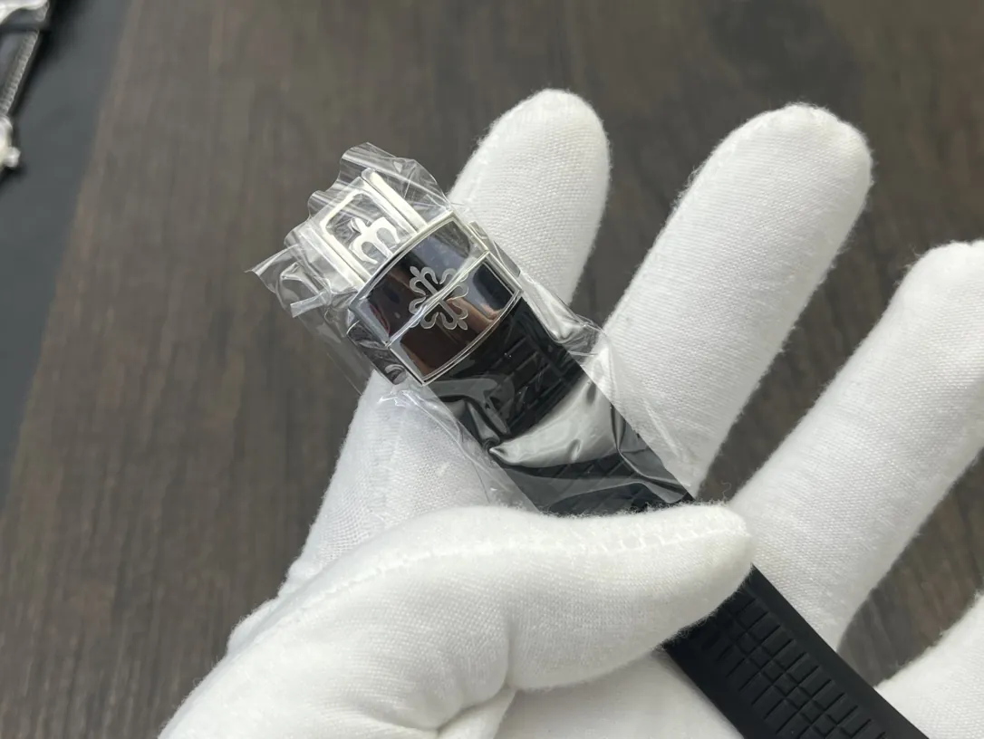 Luxury Patek Philippe Aquanaut 5968A Replica Blue Black Gradient Dial Orange Accents Black Rubber Strap 42.2mm Men's Watch Strap 2