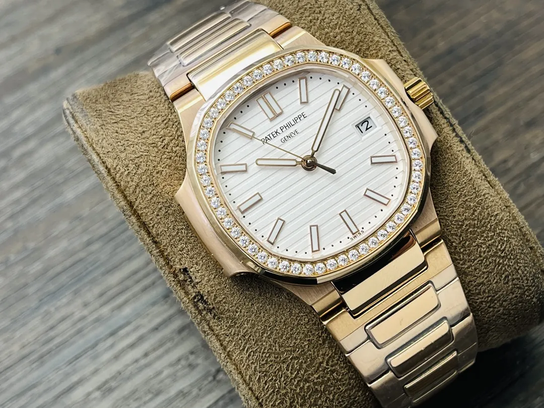 Luxury Patek Philippe Nautilus 5711/1R-001 Replica White Dial Diamond-Set Bezel Rose Gold Plated 904L Stainless Steel Case Watch Side View Of Dial 1
