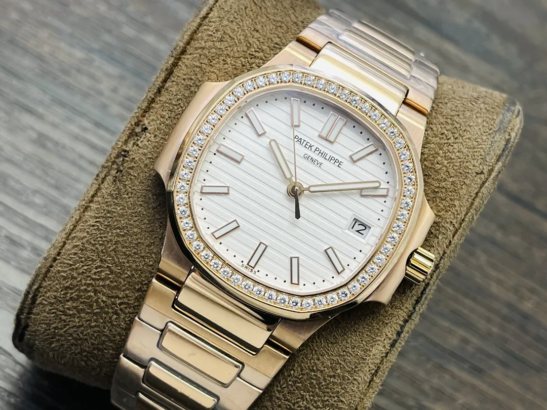 Luxury Patek Philippe Nautilus 5711/1R-001 Replica White Dial Diamond-Set Bezel Rose Gold Plated 904L Stainless Steel Case Watch Side View Of Dial 2