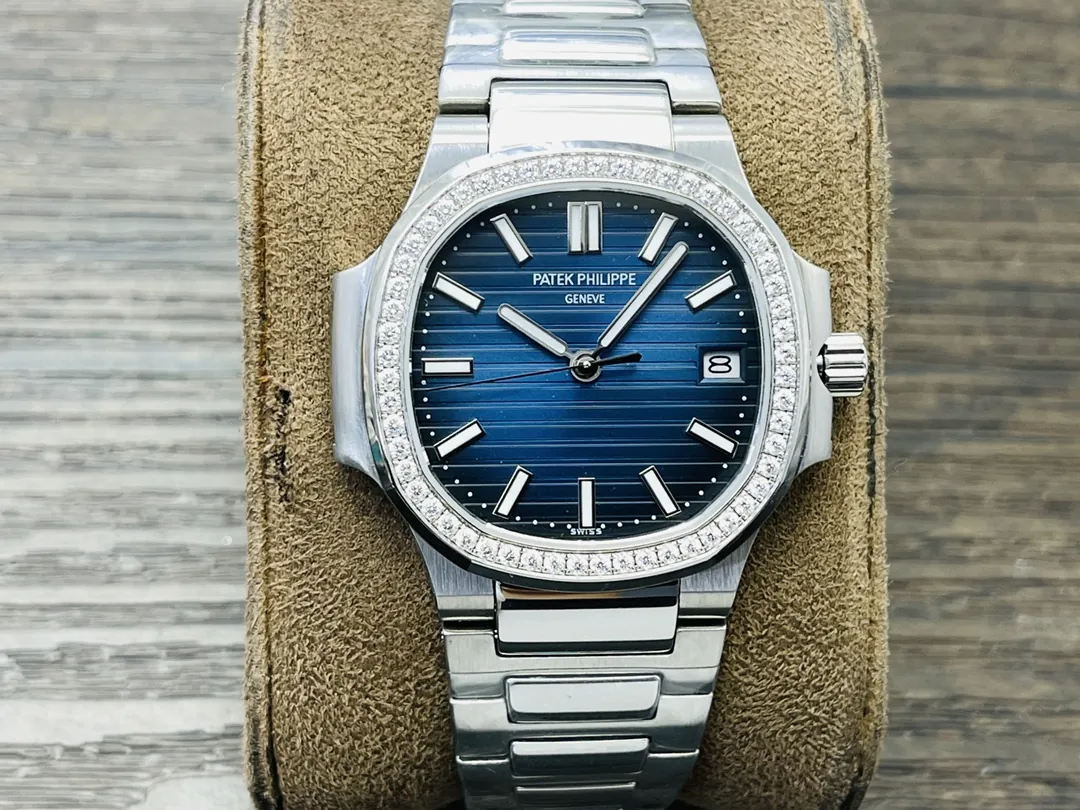 Super Clone Luxury Patek Philippe Nautilus 5811/1G-001 Replica Blue Gradient Horizontal Dial Diamond Bezel Men's Watch Front View
