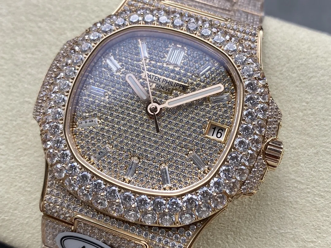 Luxury AMG Patek Philippe Nautilus 5711 Full Diamond Pavé Dial Baguette Markers Diamond-Set Bracelet Rose Gold Watch Dial Detail 2