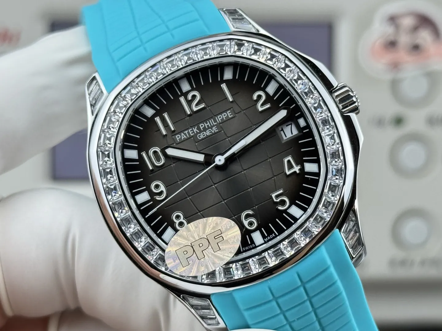 PPF Luxury Patek Philippe Aquanaut 5167 Replica Gradient Rock Grey Dial Diamond-Set Bezel Tiffany Blue Rubber Strap Watch Dial Detail 1