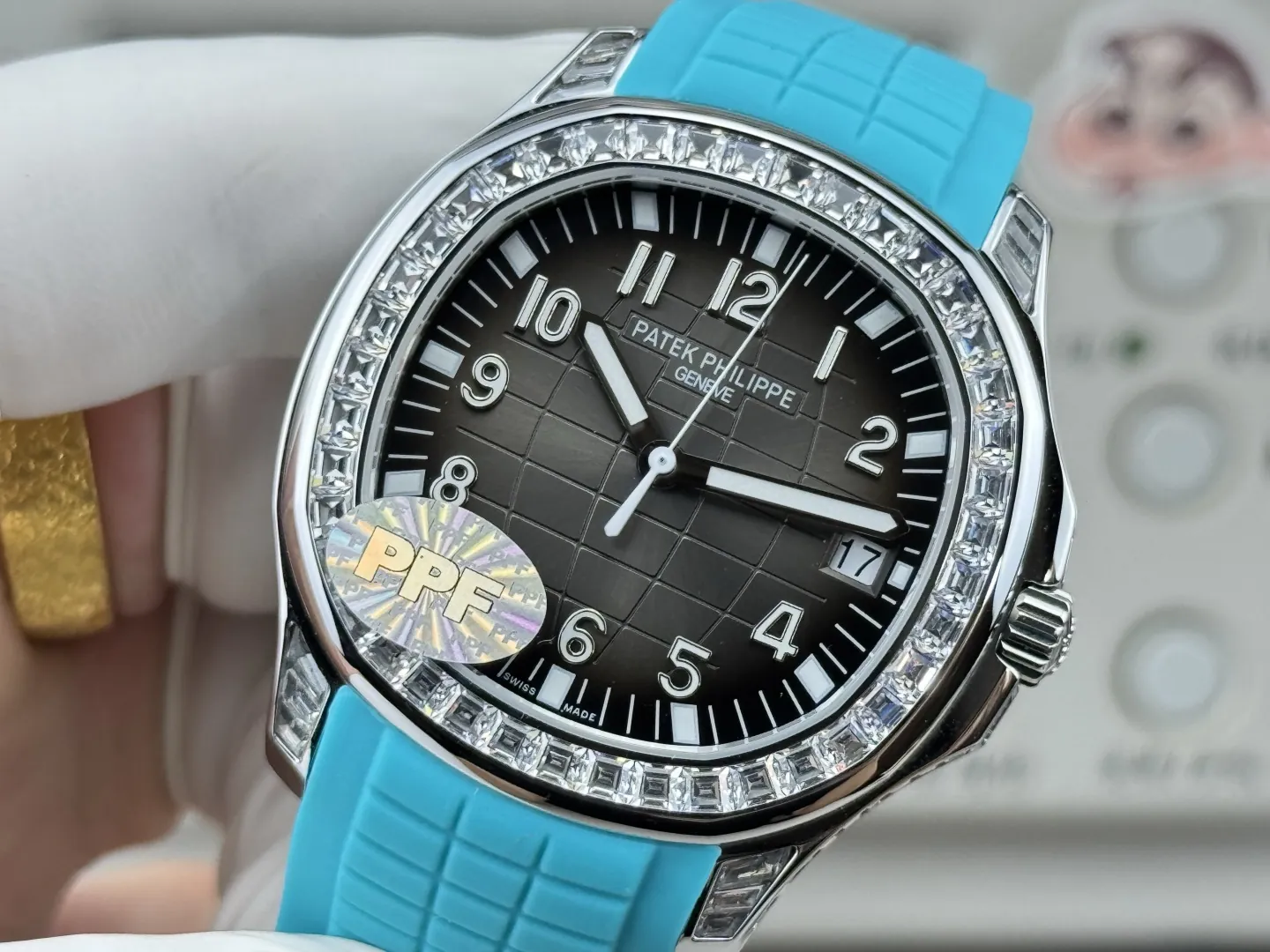 PPF Luxury Patek Philippe Aquanaut 5167 Replica Gradient Rock Grey Dial Diamond-Set Bezel Tiffany Blue Rubber Strap Watch Dial Detail 2