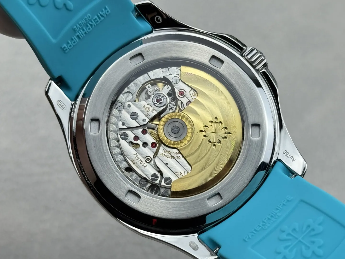 PPF Luxury Patek Philippe Aquanaut 5167 Replica Gradient Rock Grey Dial Diamond-Set Bezel Tiffany Blue Rubber Strap Watch Case Back