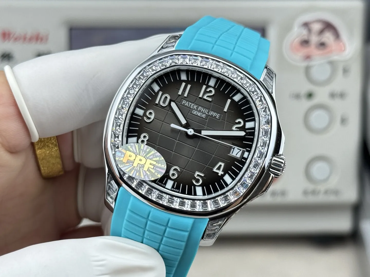 PPF Luxury Patek Philippe Aquanaut 5167 Replica Gradient Rock Grey Dial Diamond-Set Bezel Tiffany Blue Rubber Strap Watch Side Profile Of The Dial 2