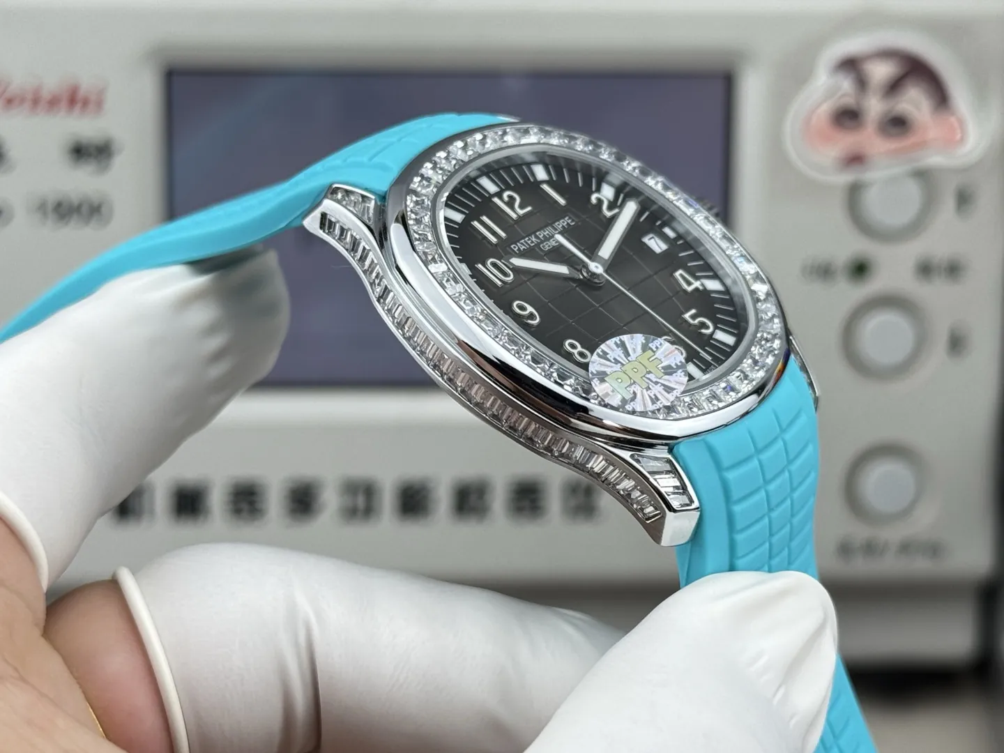 PPF Luxury Patek Philippe Aquanaut 5167 Replica Gradient Rock Grey Dial Diamond-Set Bezel Tiffany Blue Rubber Strap Watch Side View 1