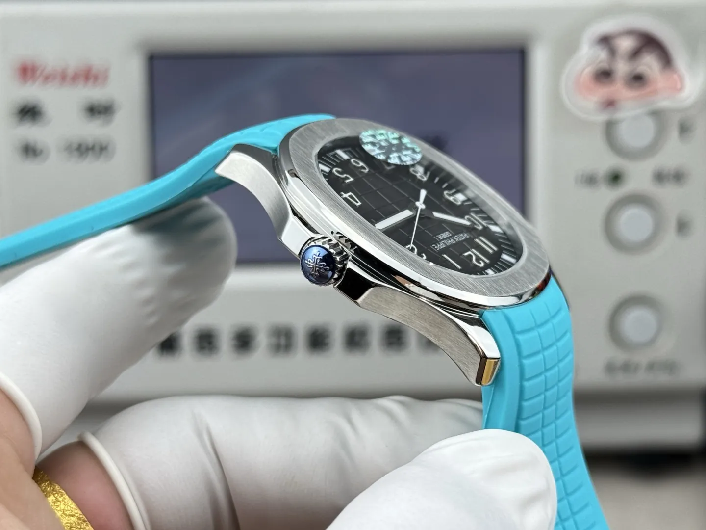 PPF Factory Patek Philippe Aquanaut 5167A Replica Sunburst Charcoal Gray Dial Tiffany Blue Rubber Strap Luxury Watch Side View 2