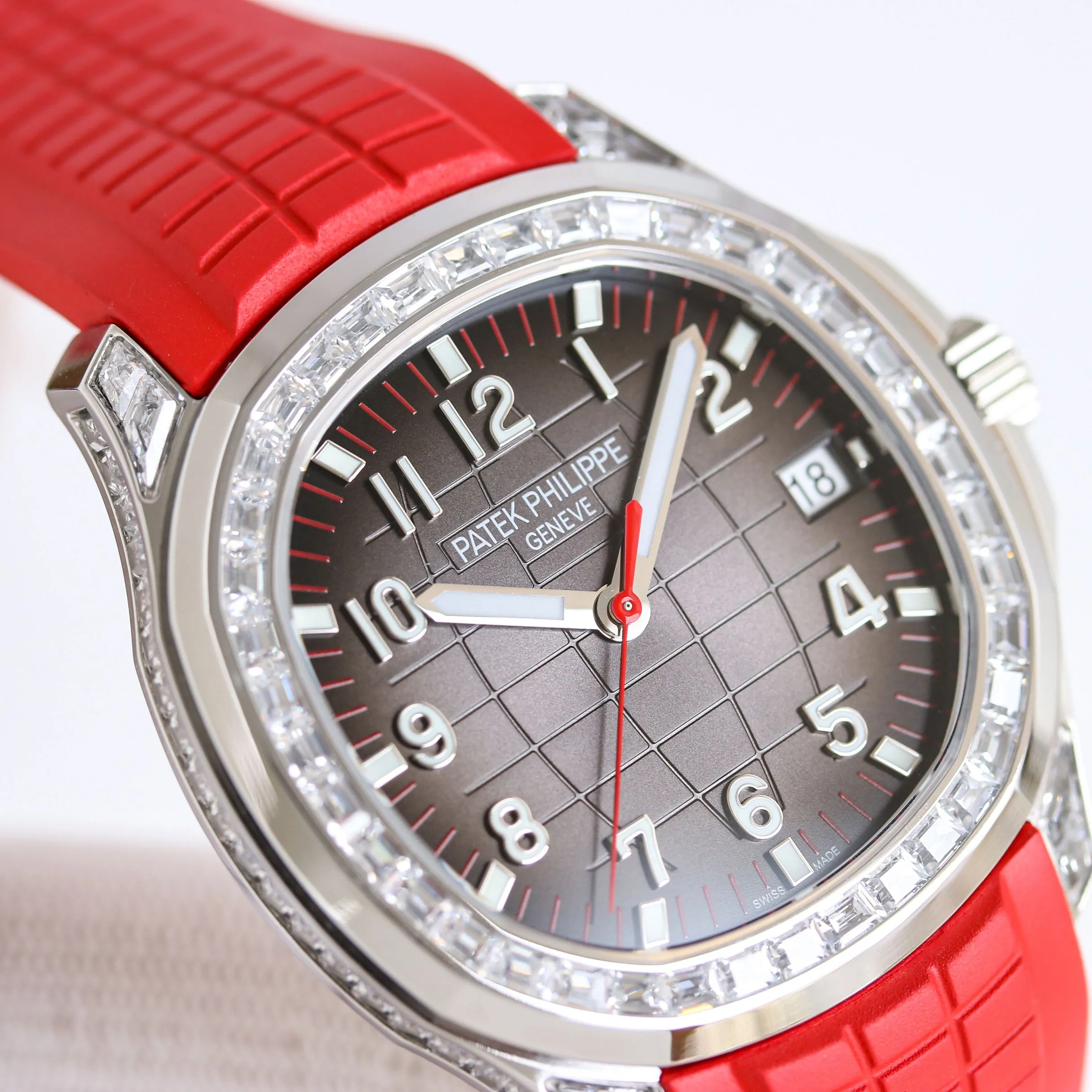 AIM Super Clone Patek Philippe Aquanaut 5167 Replica Grey Gradient Dial Watch with Diamond Bezel and Red Rubber Strap Dial Detail