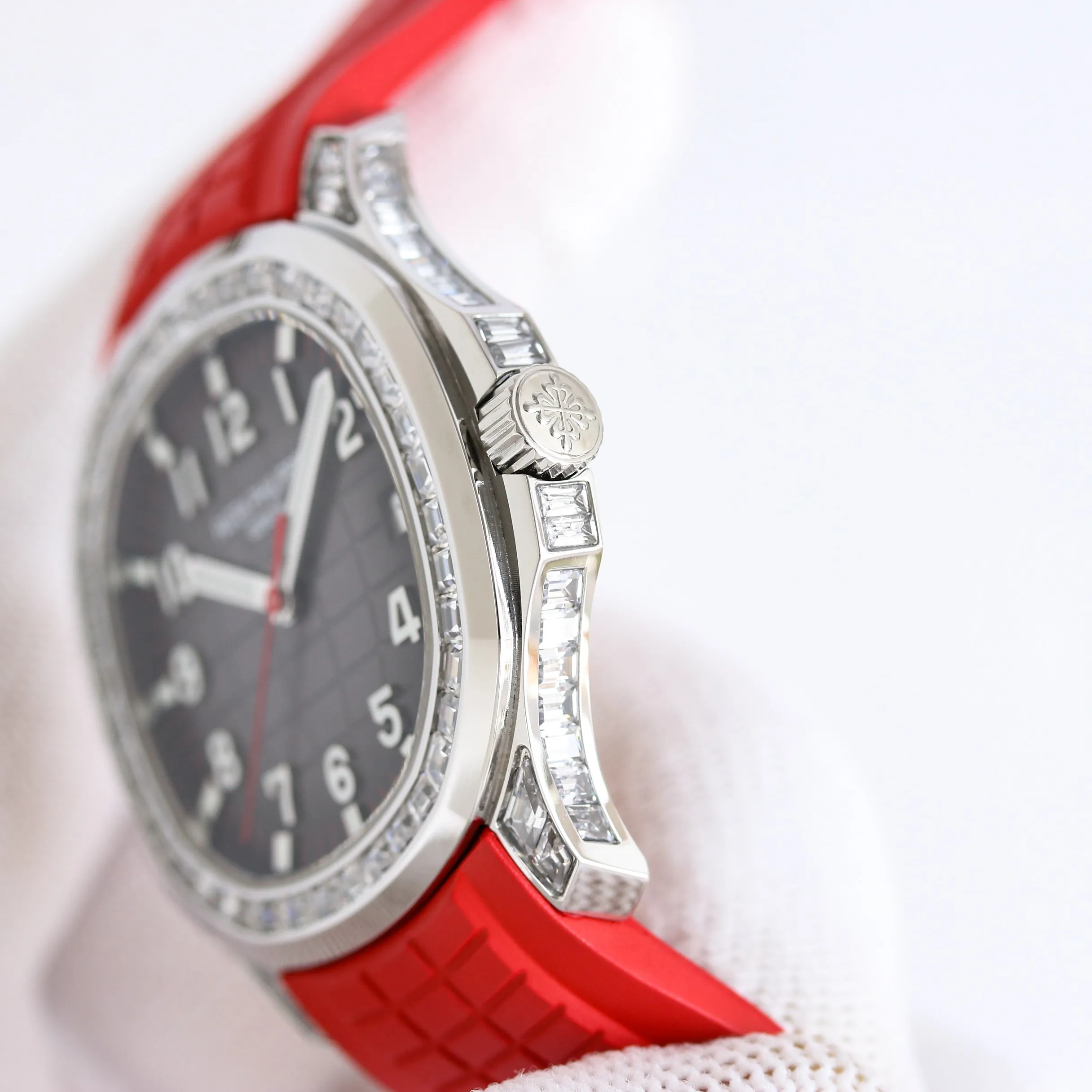 AIM Super Clone Patek Philippe Aquanaut 5167 Replica Grey Gradient Dial Watch with Diamond Bezel and Red Rubber Strap Side View 2